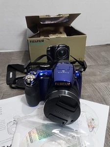 Fujifilm FinePix S4400 and carry case new in box with scratch on lens - Picture 1 of 14