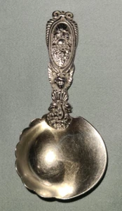 Antique Gorham sterling silver tea caddy spoon / scoop, cherub & flowers # 437 - Imagen 1 de 20