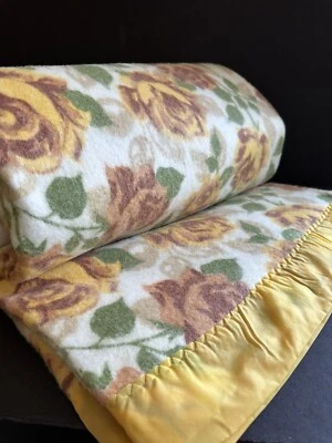 Vintage 1970’s Cannon Blanket 72x90 Twin/Full Yellow Roses USA Poly Rayon Satin - Image 1 of 4