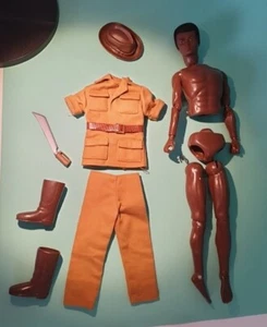 K31) Vintage 70er Action Hardy Bruce By Max Zapf Safari Puppe+ Kleidung+ Zubehör - Bild 1 von 17