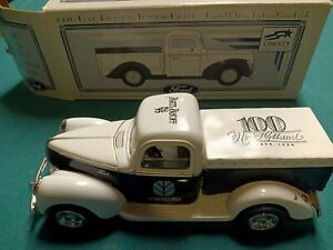 FORD- NEW HOLLAND DIE-CAST 1940 FORD 1/25th Scale w. Orig.Box