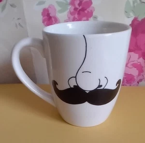 WINDPFERD DESIGN TASSE SCHNURRBART UND NASE GENTLEMAN SCHWARZ AUF WEISS KAFFEE TEE M11 - Bild 1 von 3