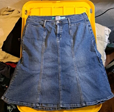 y2k  90s delias Flair Jean Skirt Size 15/16 - Image 1 of 4
