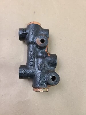 Válvula dosificadora de freno OEM 1985-1989 AW11 Toyota MR2 Foto 1 de 4