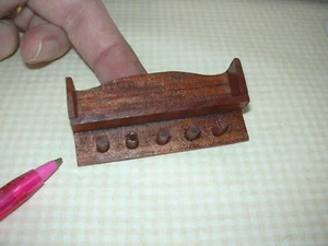 Miniatur Einfach Rustikal KLEINES WALNUSSBAUM Wandregal mit PICKS: PUPPENHAUS 1:12 - Bild 1 von 2
