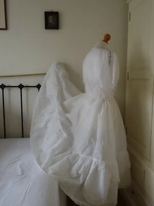 Sottoveste bianca da sposa Droopy and Browns in pizzo di seta grezza Angela Holmes nuova - Foto 1 di 12