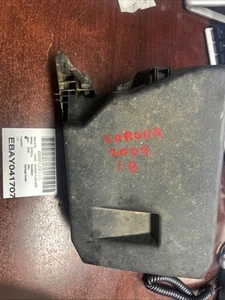 2009-2013 Toyota Corolla Engine Fuse Box OEM - Picture 1 of 1