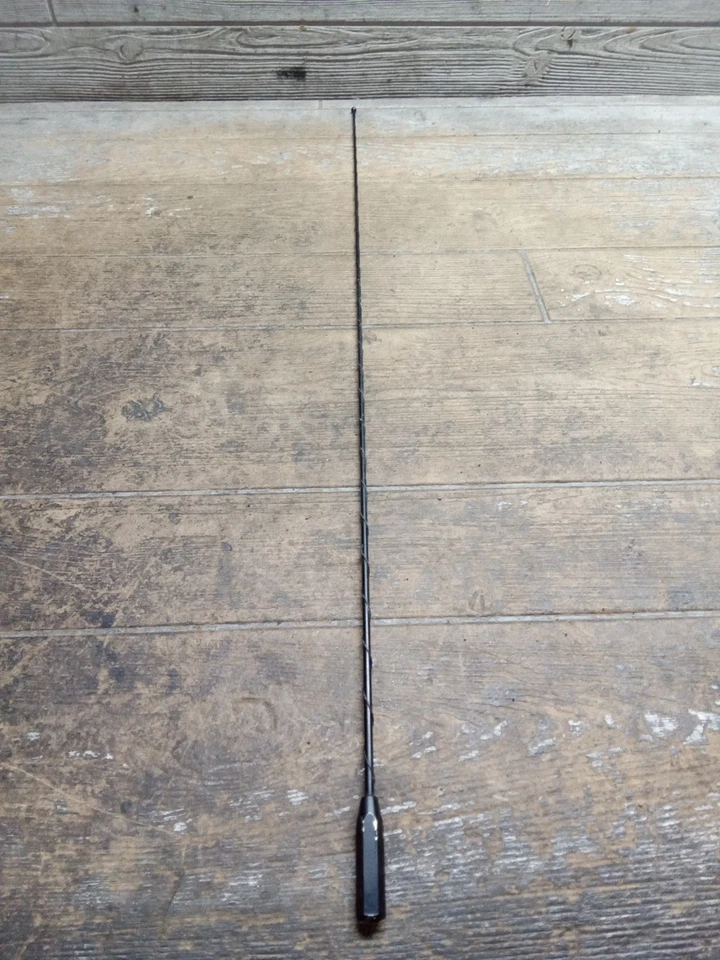 Mastro de antena 2001-2019 01-19 Chevrolet Chevy Silverado 2500 HD  - Imagem 1 de 4