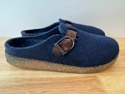 Zapatillas zuecos de lana azul marino con hebilla Haflinger Grizzly para mujer talla EU 41 US 9,5 Foto 1 de 4