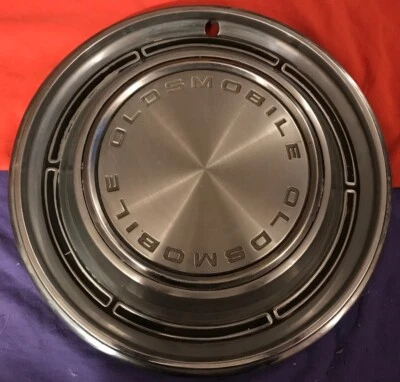 Oldsmobile Olds F85 1968 14" tapacubos cubierta de rueda Delmont 88 cubierta de tapa de coche 399472 Foto 1 de 4
