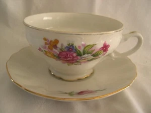 VINTAGE ROMANTIC ROSE PATTERNED CUP & SAUCER SET FROM JAPAN - Picture 1 of 4