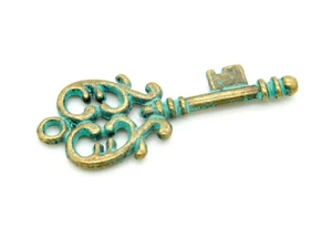 Ciondolo Ciondolo Ciondolo Bronzo Verde Patina Antico 33mm x 13mm x 2mm - Chiave Vecchio Moda - Foto 1 di 3
