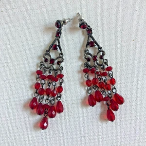 Orecchino rosso strass filagrana lampadari 2" - Foto 1 di 4