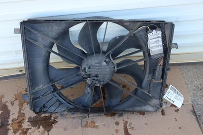 2010-2017 MERCEDES E-CLASS E350 W212 ENGINE ENGINE COOLING FAN MOTOR SHROUD OEM - Image 1 of 4