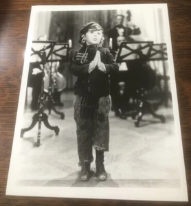 Young SHIRLEY TEMPLE - Fotografía brillante en blanco y negro - 8" x 10" - Imagen 1 de 3