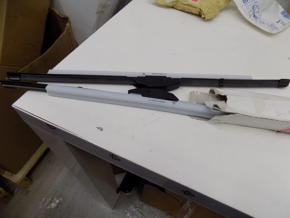 PAR de limpiaparabrisas delantero genuino Range Rover Sport & Discovery LR154776 Foto 1 de 1