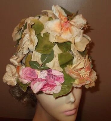 Sombrero de malla floral vistoso de colección años 60 para mujer con flores de tela de "Robin, NY" Foto 1 de 4
