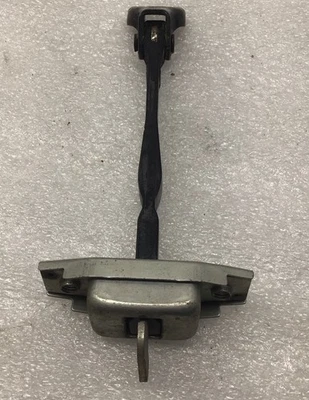 Toyota Corolla 2009 2010 puerta delantera derecha tapón de retención OEM Foto 1 de 4