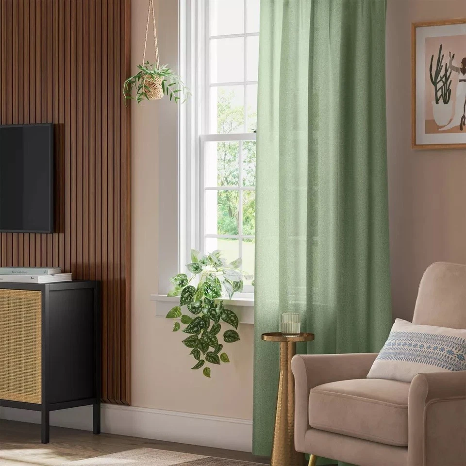 Panel de cortina filtrante de luz única verde salvia Threshold Farrah 54" x 63" Foto 1 de 4