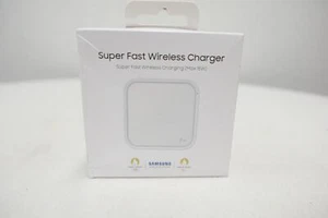 SAMSUNG EP-P2400B Induktive Ladastation Samsung Smartphones Neu Rechnung MwSt - Zdjęcie 1 z 3