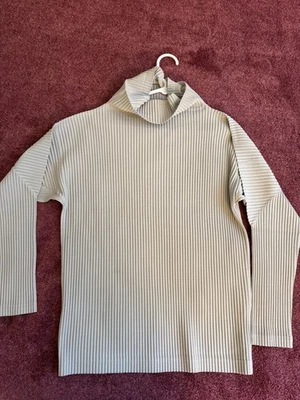 Pregas Issey Miyake Homme Plisse marfim gola alta - Imagem 1 de 4