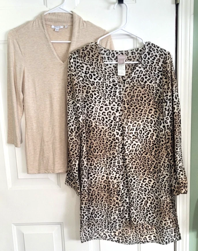 Chicos Lote de 2 tops Talla 00 - (Estampado Leopardo y Beige) - En muy buena condición Foto 1 de 4