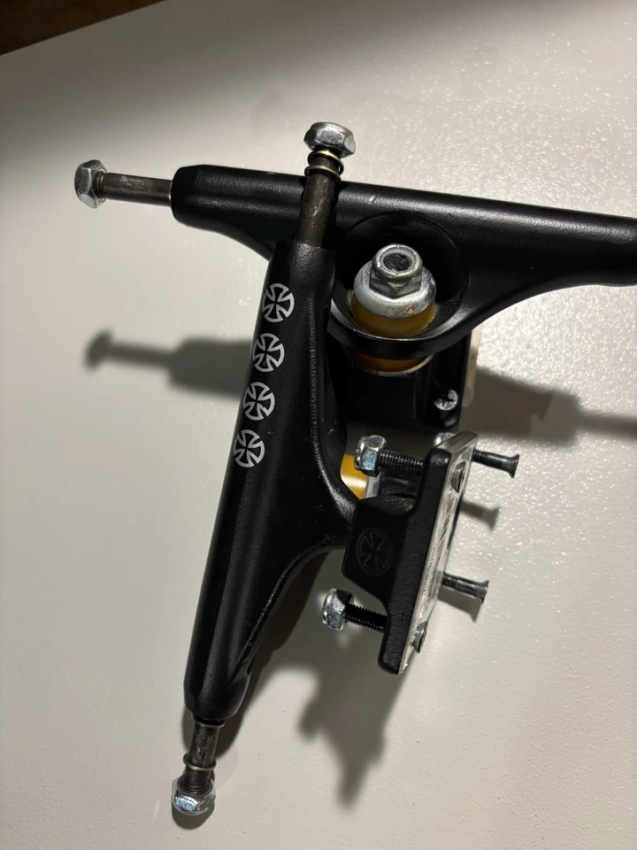 Independent X Vans Stage 11 Camiones Negro Cruz 139/144 Nuevo de Lote Antiguo Patineta Par Indy Foto 1 de 4