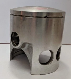 NOS Yamaha DT2MX 70mm Piston 324-11631-00-96 (PST2) - Picture 1 of 5