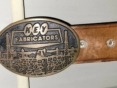 Cinturón de Cuero Hecho En México Vintage con Hebilla Fabricante Llave de Bronce Talla 36 Foto 1 de 4