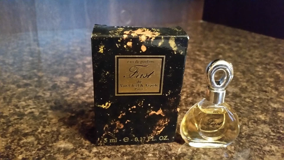 First by Van Cleef & Arpell EDP mini Foto 1 de 1