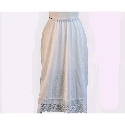 Lencería Enagua Vassaratte Beige Nylon ENCAJE Ancho Grande 29" Largo EE. UU. De Colección Foto 1 de 4