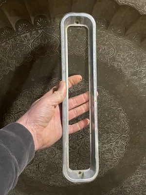 Bisel de lámpara de señal de giro y estacionamiento delantero Buick Electra 1982-1990 25501972 Foto 1 de 4