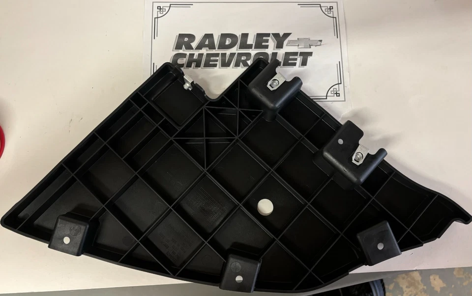 NUEVO PARACHOQUES DELANTERO DERECHO GM OEM 15-18 YUKON XL - PANEL DE LLENADO GMC 22936429 Foto 1 de 1