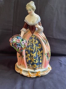 antica statuetta italiana donna con cesto di fiori. Contrassegnato AS + corona - Foto 1 di 11