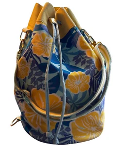 Lilly Pulitzer Weekender Bucket Bag Beach Travel Floral Yellow Blue XL - Picture 1 of 5