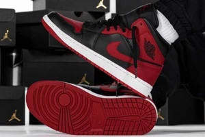 Nike Air Jordan 1 Mid Banned (2020) Chicago Crid High Low 554724-074 Talla 11.5 - Imagen 1 de 9