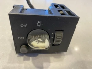 15013005 GM15013005 Chevrolet Tahoe GMC POWER HEADLIGHT SWITCH OEM Suv 1999 - Picture 1 of 9