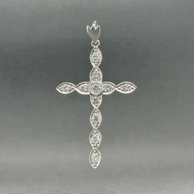 Estate Platinum 0.91ctw Diamond Cross Pendant - Image 1 of 4