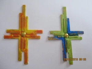 Wachsornament, Wachskunst, Kreuz, verschiedene Farben, Kerze selbst gestalten - Picture 1 of 3
