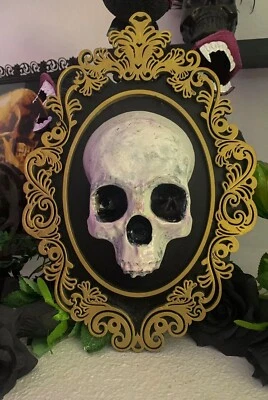 Large Handmade Victorian Skull Wall Decor, Gothic Frame , Goth Christmas Gift ￼ Foto 1 de 4