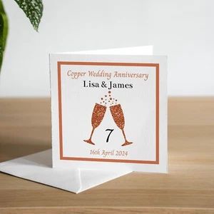 Tarjeta personalizada de séptimo aniversario de boda de cobre copa de champán esposo esposa - Imagen 1 de 3