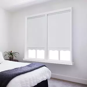 Charlotte Cordless Blackout Fringed Brilliant White Roll Blind 30 inch x 64 inch - Picture 1 of 3