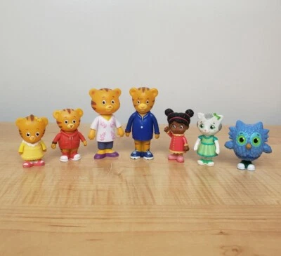 Lote de figuras de barrio Daniel Tiger mamá papá búho Katarina Miss Elaina Margaret Foto 1 de 4