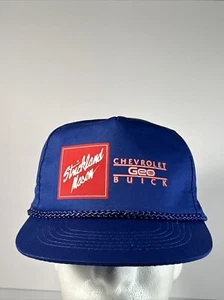 Cappello Berretto Vintage Chevrolet Dealer Snap Back Chevy Buick Geo Strickland Corda Orlo - Foto 1 di 11