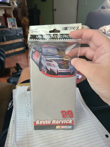 KEVIN HARVICK #29 MAGNETIC MEMO PADS 60 SHEETS 8 1/2" x 4" NEW IN PACKAGE Cover