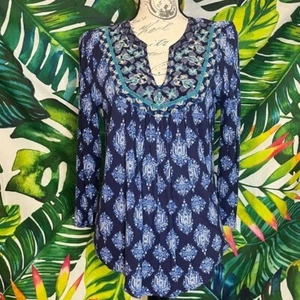 GUC Lucky Brand S Blue Boho Tapestry Embroidered V Neckline Fall School Tee - Picture 1 of 7