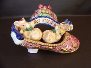 Christmas Salt & Pepper Set "Not Even A Mouse" House Of Lloyd - Picture 1 of 8