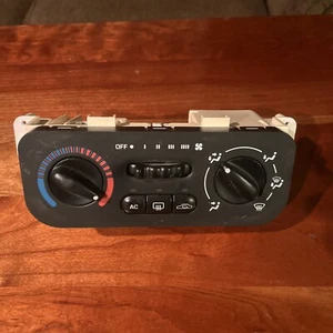 ✅2000-2005 Saturn L100 L200 L300 Heat A/C Temperature Climate Control HVAC OEM - Picture 1 of 5
