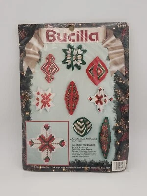 Kit de adornos de lona de plástico con extras Bucilla Vintage 1991 Yuletide Treasures Foto 1 de 4