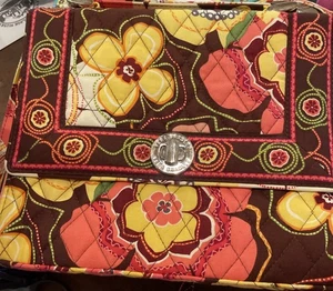 Vera Bradley Buttercup Julia Crossbody Turn-lock Purse 8 x 9.5 x 3.5 - Picture 1 of 5
